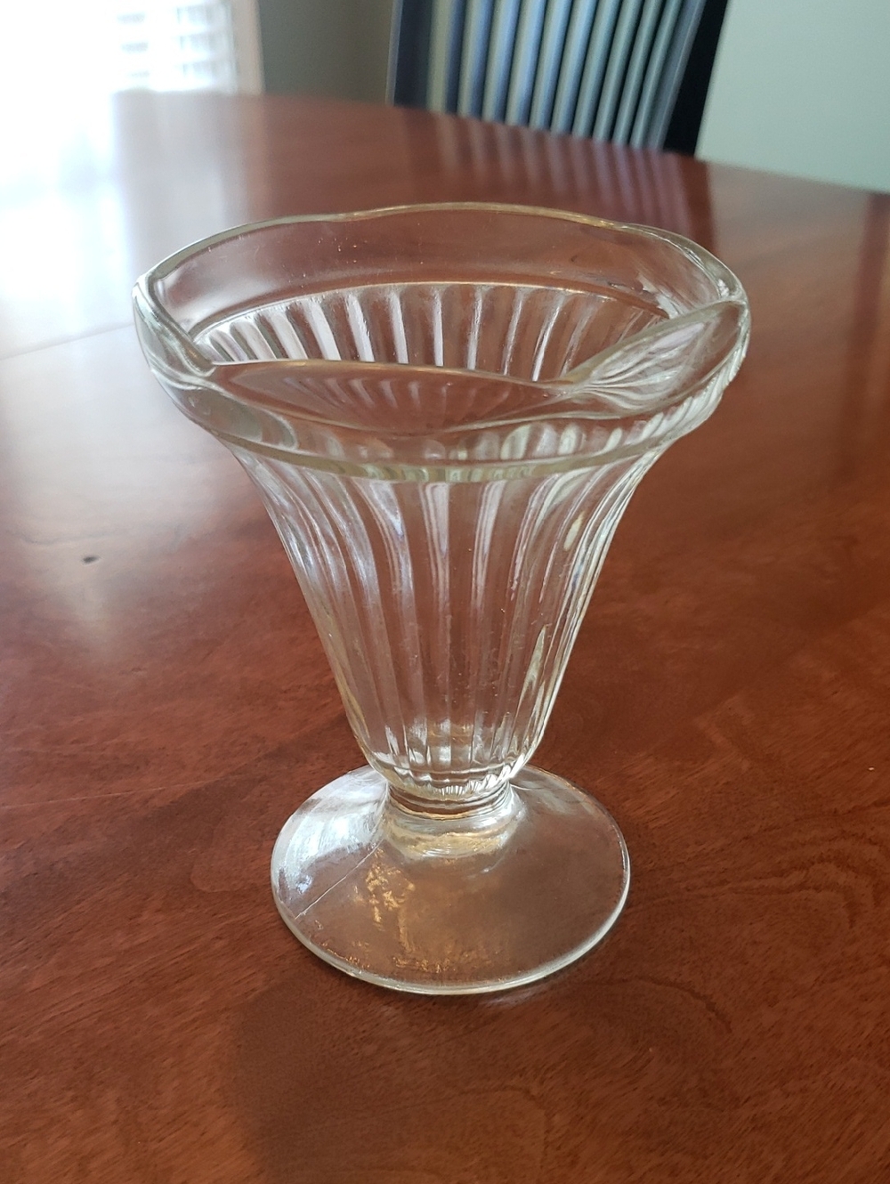 Vintage Assortment of Clear Footed Glass Sundae/Dessert Cups (Set Of 4) - Picture 9 of 10